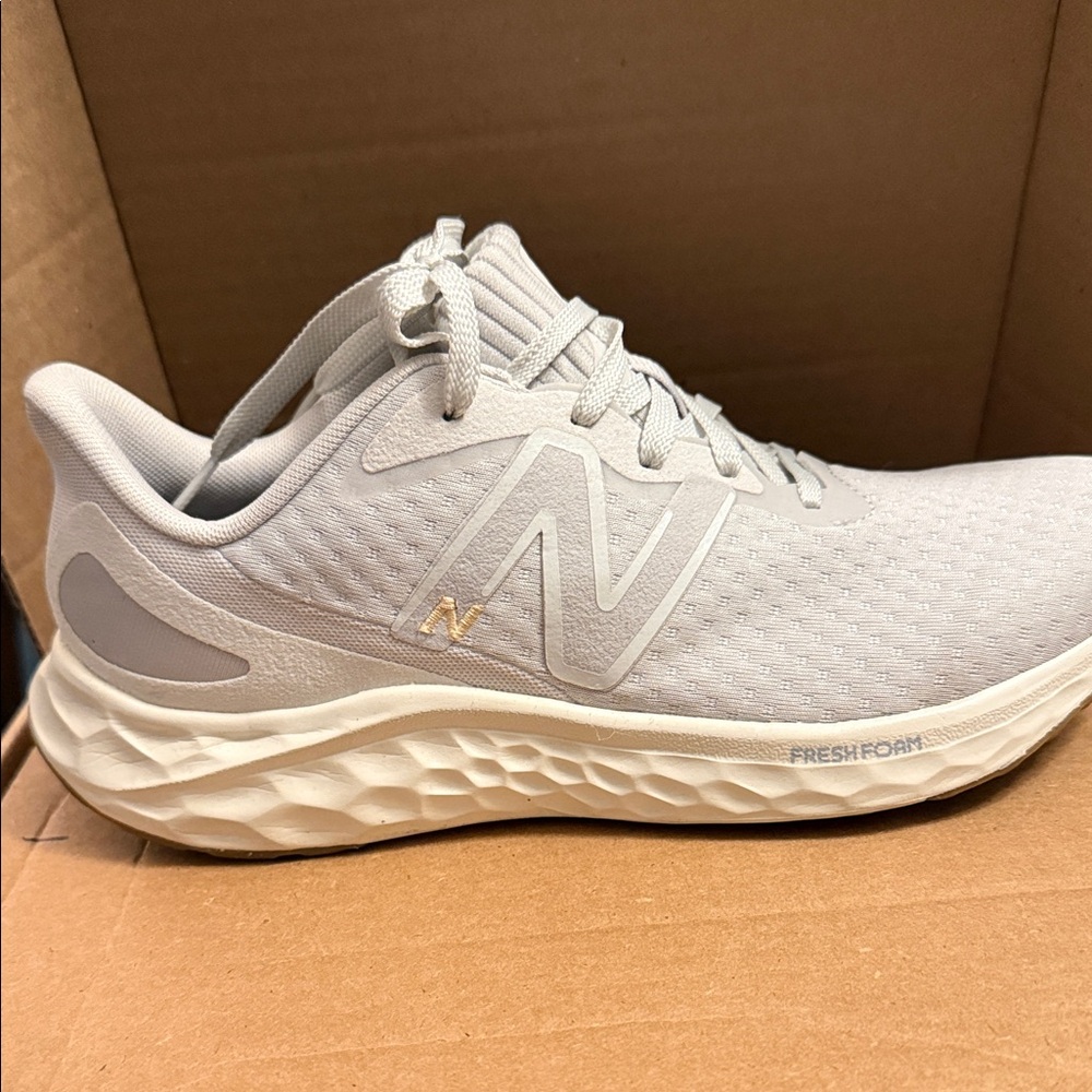 New Balance Fresh Foam Trainer - Light Gray and Off-White